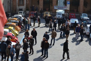 Arcevia: raduno delle Fiat 500 d'epoca
