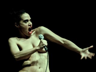 Silvia Gallerano nello spettacolo teatrale "La Merda"