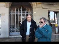 Roberto Paradisi e Giulio Moraca davanti a Palazzo Gherardi
