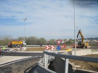 Mezzi al lavoro sulla nuova rotatoria di via Po a Senigallia
