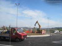 Mezzi al lavoro sulla nuova rotatoria di via Po a Senigallia