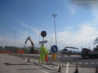 Apposizione della segnaletica sulla nuova rotatoria di via Po a Senigallia