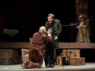 "L'impresario delle Smirne" di Carlo Goldoni, con Valentina Sperlì, Roberto Valerio, Antonino Iuorio