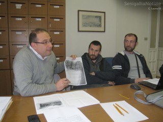 Roberto Paradisi e alcuni componenti del Comitato Alluvionati Misa