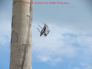 Demolizione ciminiera ex-Italcementi di Senigallia