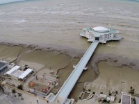La spiaggia davanti alla Rotonda a Mare dopo l'alluvione