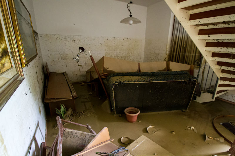Senigallia alluvionata: l'interno di un'abitazione in via Feltrini il 4 maggio 2014. Foto di Simone Porretti