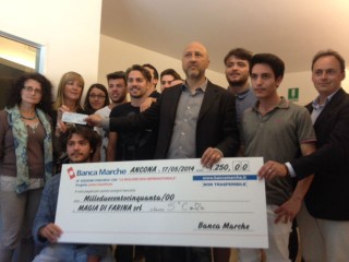 "La miglior idea imprenditoriale", consegna assegno premio