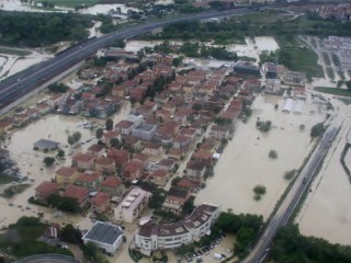 Via Savonarola (zona Borgo Molino, Senigallia) allagata durante l'alluvione del 3maggio 2014. Foto del Centro Funzionale Regionale