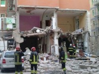 Le maceria del palazzo esploso a Foggia in via De Amicis