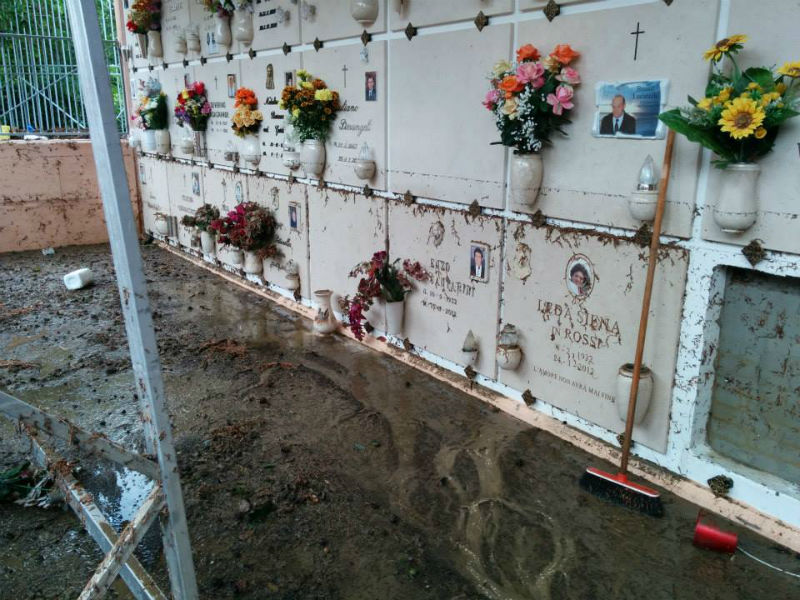 Il Cimitero delle Grazie allagato