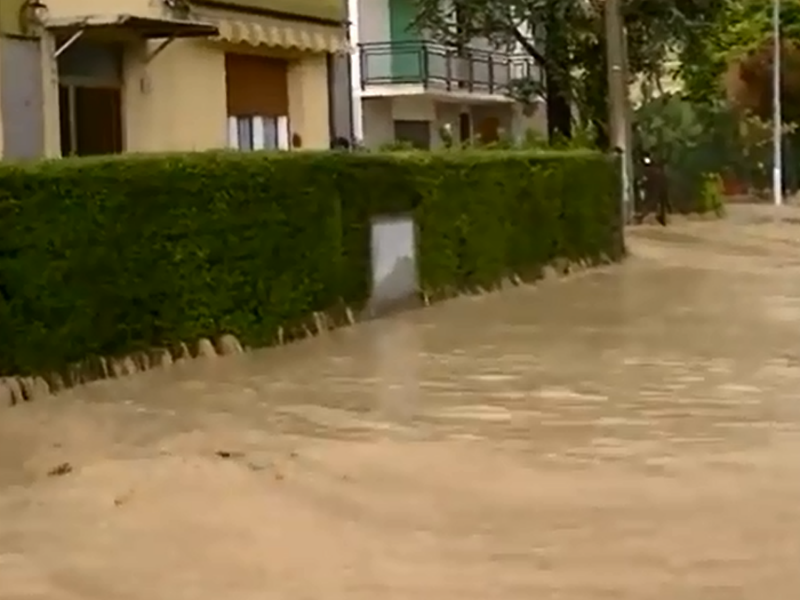 Ponte Rio sommersa dal fango