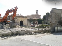 La demolizione e l'abbattimento dell' ex arena Italia, a Senigallia