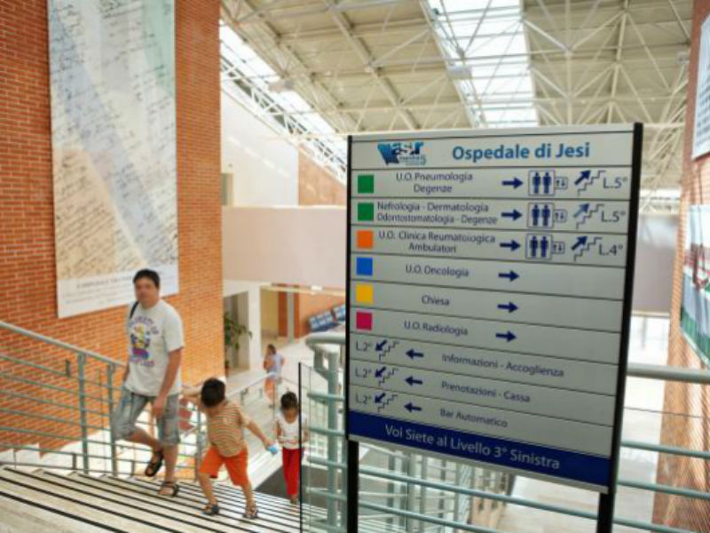 Esterno Ospedale C.Urbani