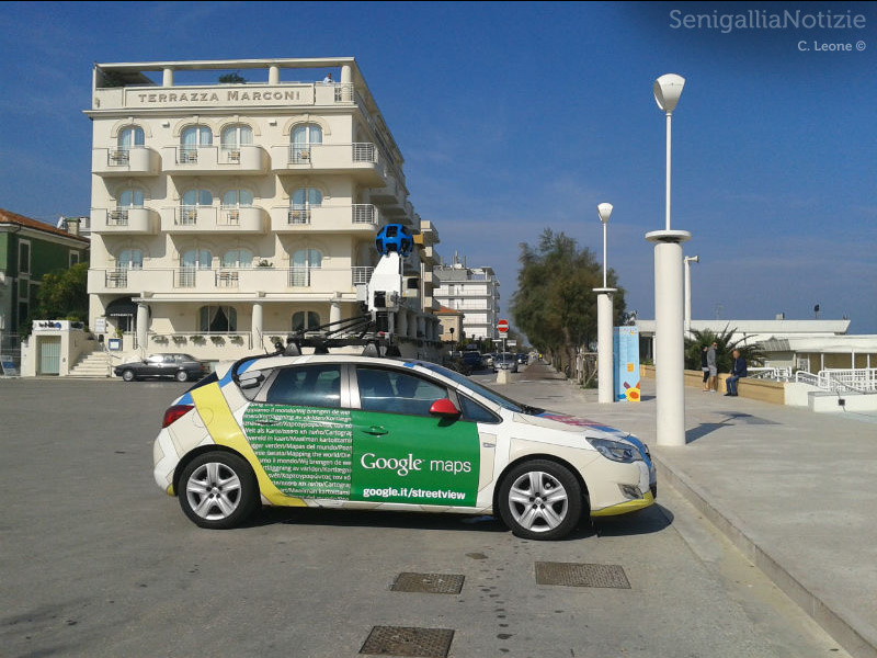 Macchina fotografica su una Google Car