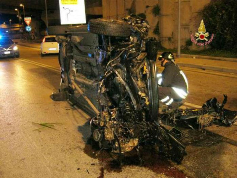Incidente ad Ancona, auto giù da un viadotto