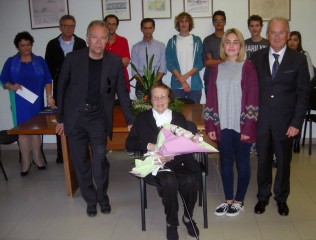 La signora Edvige Stefanini in Bellagamba accompagnata dal figlio Carlo e dalla nuora Pina