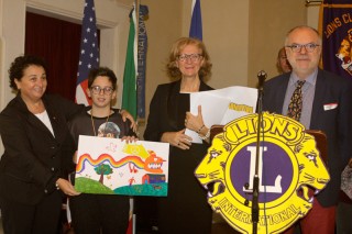 Un momento delle premiazioni al San Rocco di Senigallia per il concorso sulla pace indetto dal Lions Club