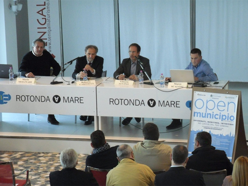 La presentazione di OpenMunicipio a Senigallia il 25 ottobre 2014: da sx Molinari, Cartocci, Alvino, Scaloni