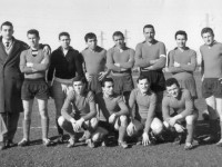 Alto da sin.   Tomassetti, Montesi, Discepoli, Castradori, Fraiese, Brignone, Principetti, Fraboni   Sotto da sin:   Saccinto F., Paolinelli U., Paolinelli G., Ferretti   Febbraio 1960