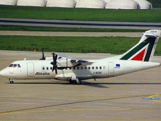 L'aereo Atr 42 di Alitalia