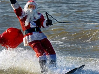 Babbo Natale galleggia..sull'acqua