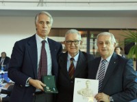 Dino Berti (al centro)