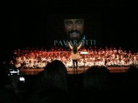 L'omaggio a Pavarotti durante il concerto della Scuola Primaria "G. Pascoli" di Senigallia