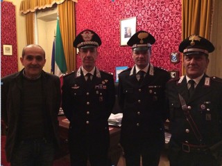 da sinistra: sindaco Luca Memè, Gen. Marco Mochi, Cap. Cleto Bucci, M.llo Gennaro Idea