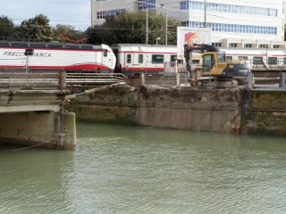 Demolizione Ponte Perilli