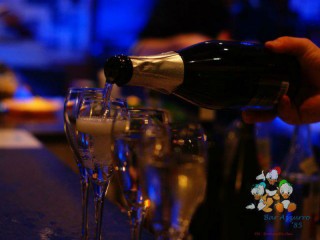 Si festeggia al bar Azzurro '85 della Cesanella