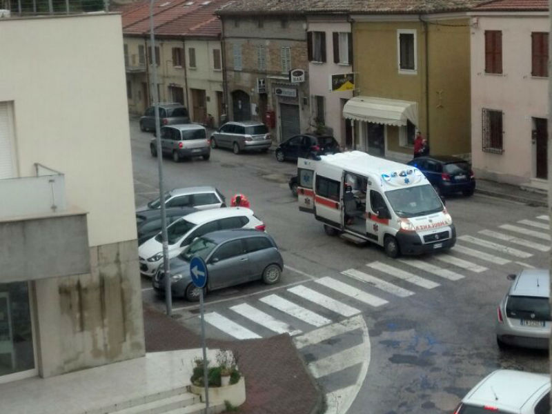 Ambulanza intervenuta tra via Verdi e via Monte Grappa