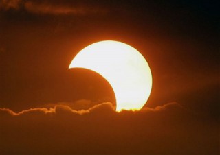 Eclissi-parziale-di-sole