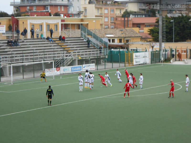 Un momento del match tra Vigor Senigallia e Porto d'Ascoli