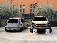 Le macchine in fiamme a Montignano