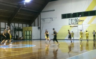 Un momento del match tra Brown Sugar Fabriano e Roosters Senigallia
