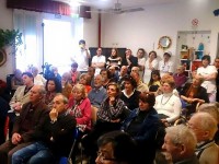 Ostra Vetere: donazione alla casa per anziani del quadro "Paese Mio" di Brunella Romyo