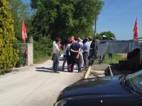 Picchetto antisfratto a Trecastelli: mediazione degli attivisti