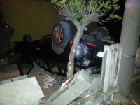 L'auto cappottata a Senigallia dopo l'incidente in via Sanzio
