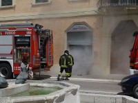 Incendio nella profumeria di largo Puccini a Senigallia