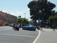 Pubblico in attesa del Giro d'Italia in piazza Saffi