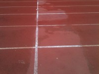 Manto in degrado alla pista di atletica delle Saline