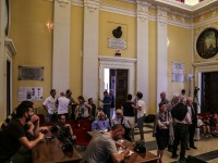 Sala Consiliare alle 18.20