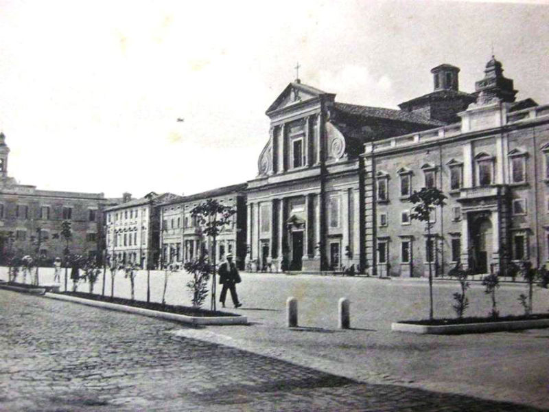 Piazza Garibaldi a inizio '900