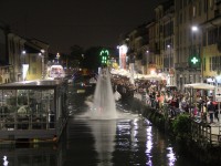 Flyboard alla straNavigli di Milano, spettacolo in serale
