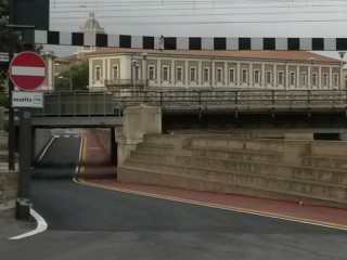 La pista ciclabile in via Perilli