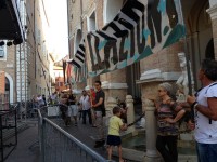 Lo striscione contro le trivellazioni nell'Adriatico esposto in Piazza Roma durante il CaterRaduno 2015