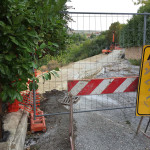 I lavori per il ripristino di via Circonvallazione, a Castelleone di Suasa, dopo la frana del 2011