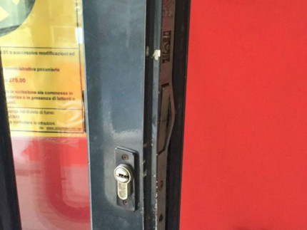 Entrata forzata al Bar Freank