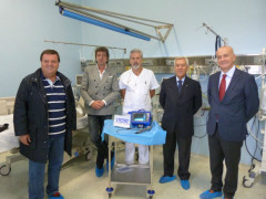 La consegna dell dispositivo per la broncoscopia donato dalle BCC di Ostra e Morro d'Alba, e Corinaldo